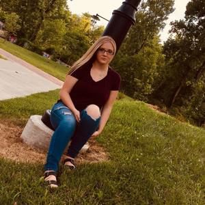 Meet your Posher, Kayla